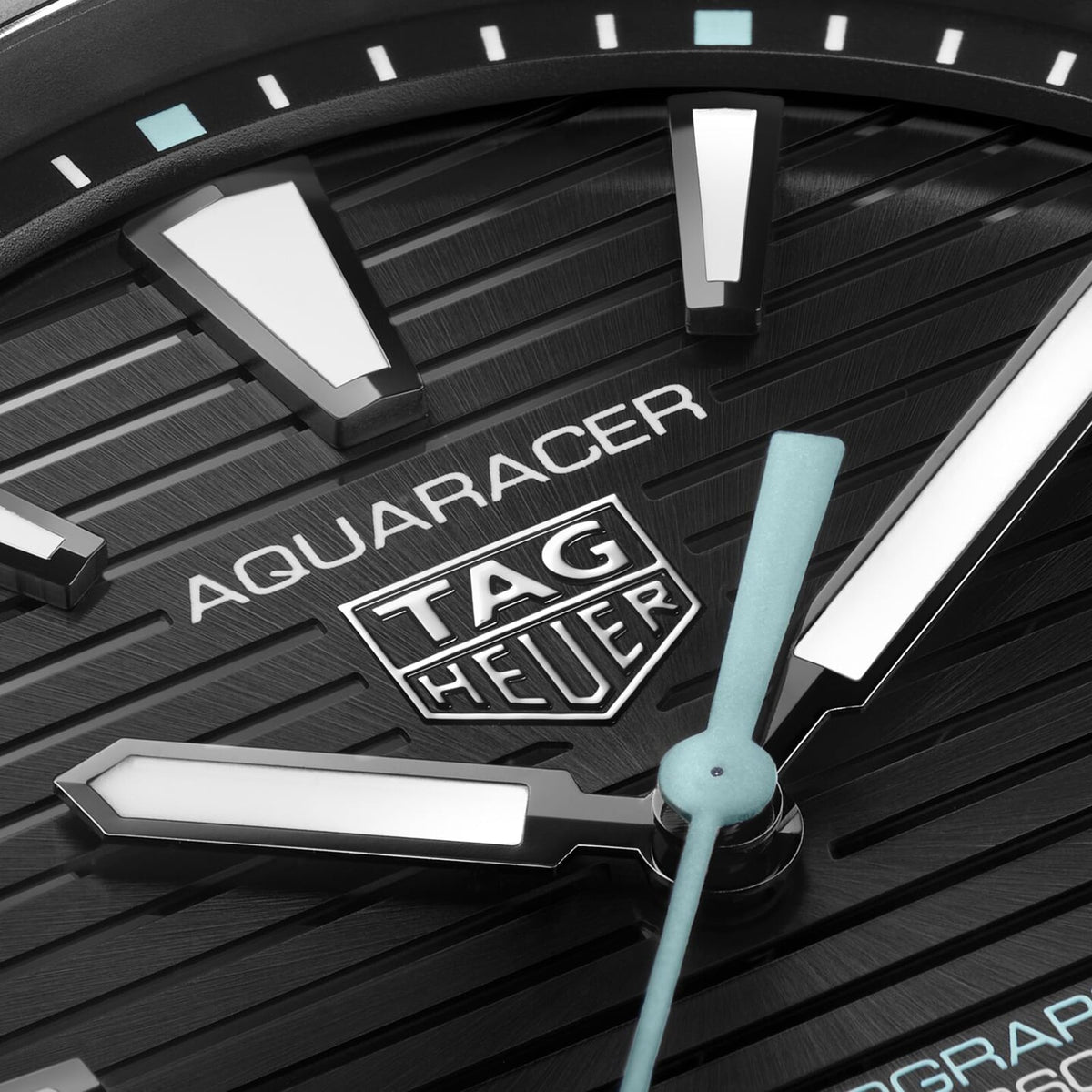 TAG Heuer Aquaracer Professional 200 Solargraph