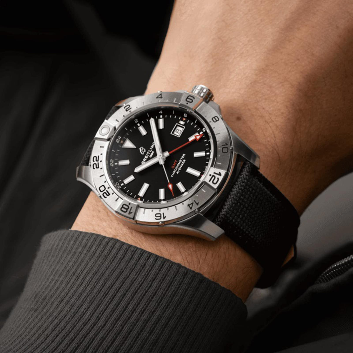 Breitling Avenger Automatic GMT 44