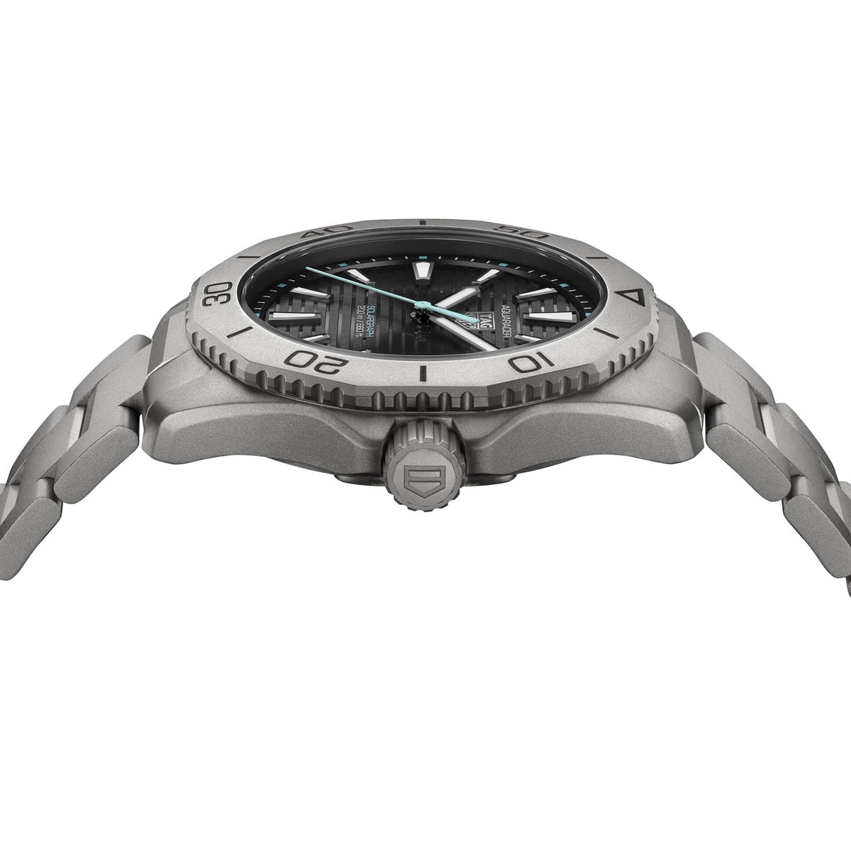 TAG Heuer Aquaracer Professional 200 Solargraph