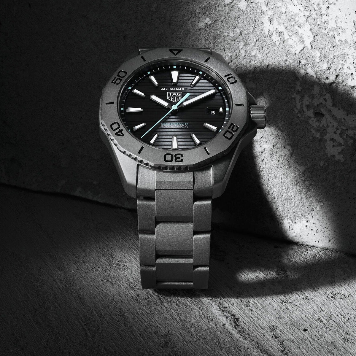 TAG Heuer Aquaracer Professional 200 Solargraph