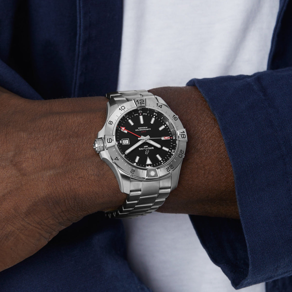Breitling Avenger Automatic GMT 44