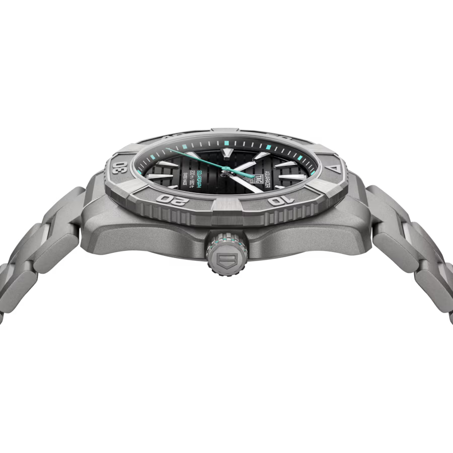 TAG Heuer Aquaracer Professional 200 Solargraph
